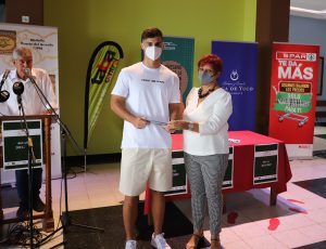 Entrega de Becas Asociación Mercedes Medina 2021 2021